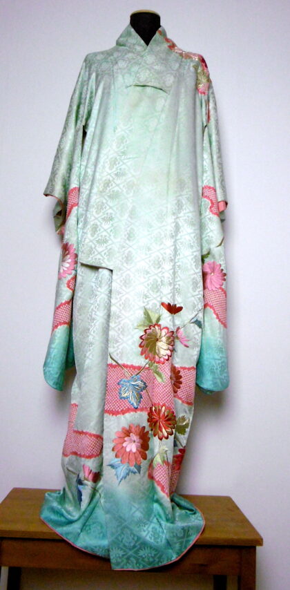 Furisode (15) Ljusblå blommor