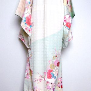 (18) Furisode Blommor