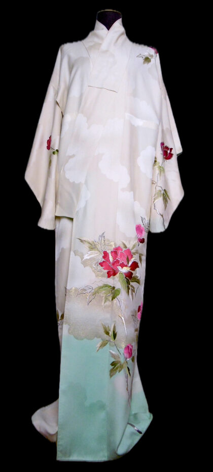 (05)  Broderi,blommor,Ko-Furisode